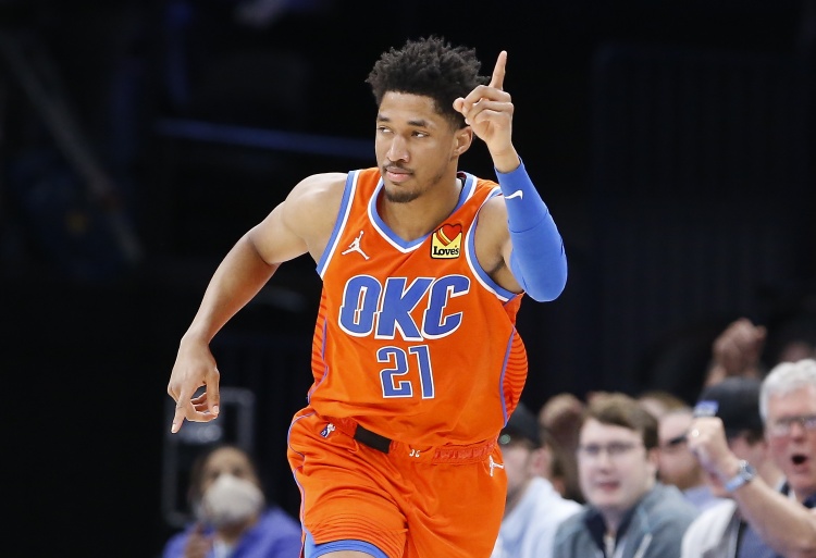 一度连得7分！阿隆-维金斯半场6中4高效拿到9分