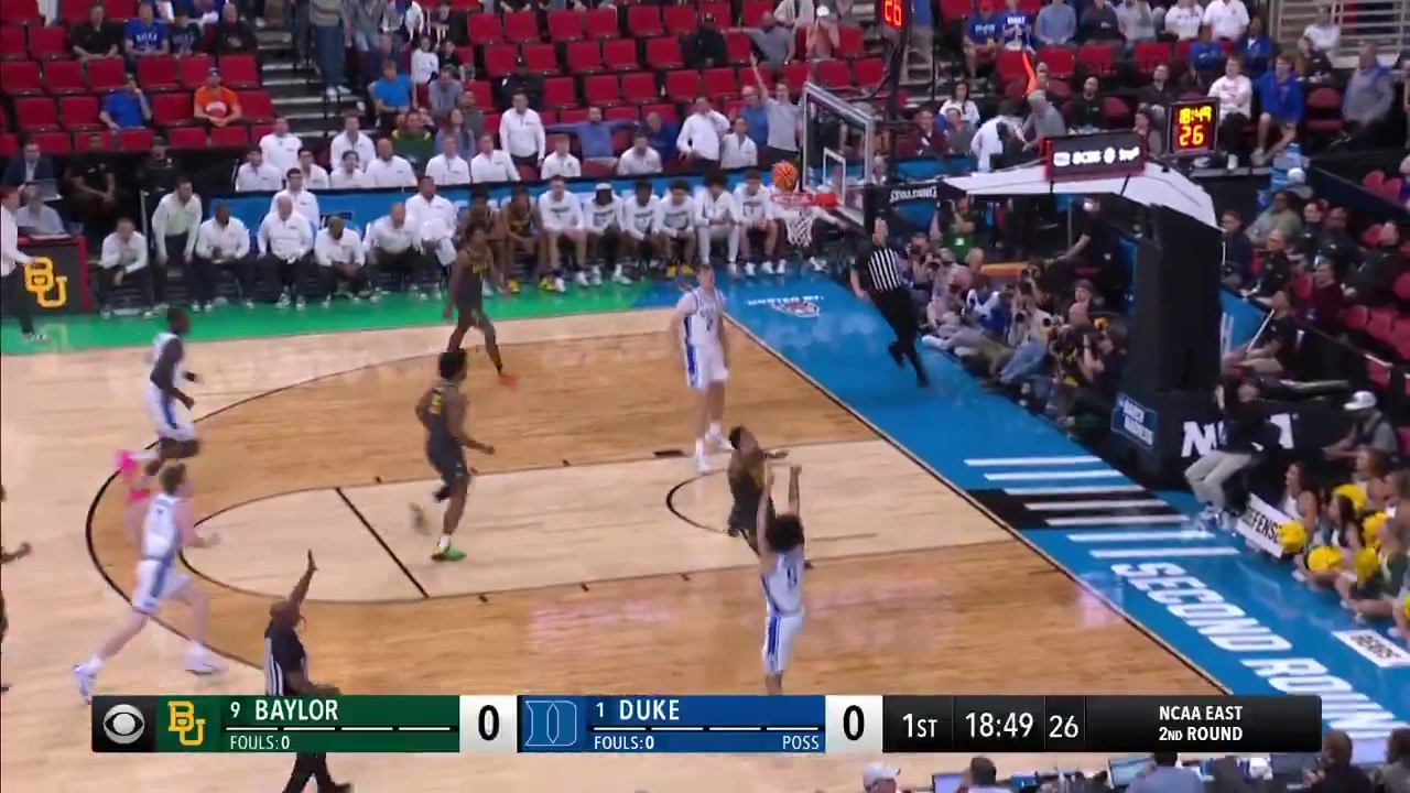 关键战役！船记晒开赛前直觉巨蛋外场景：肯定比赛季初的人多得多